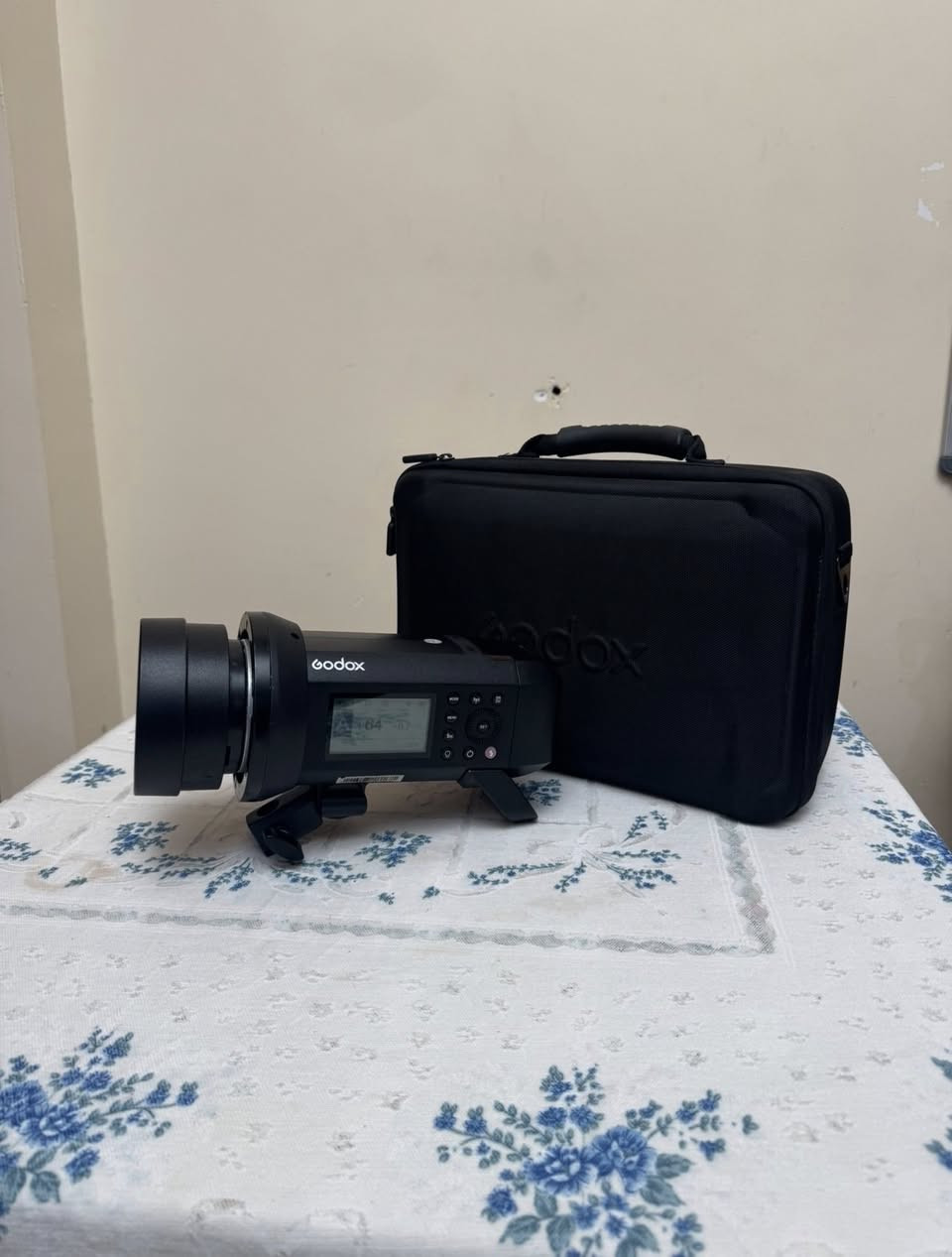 السلام عليكم
اضائة كودوكس ad400 pro بحالة ممتازة جدا 

للبيع للاستفسار خاص او 

***********
