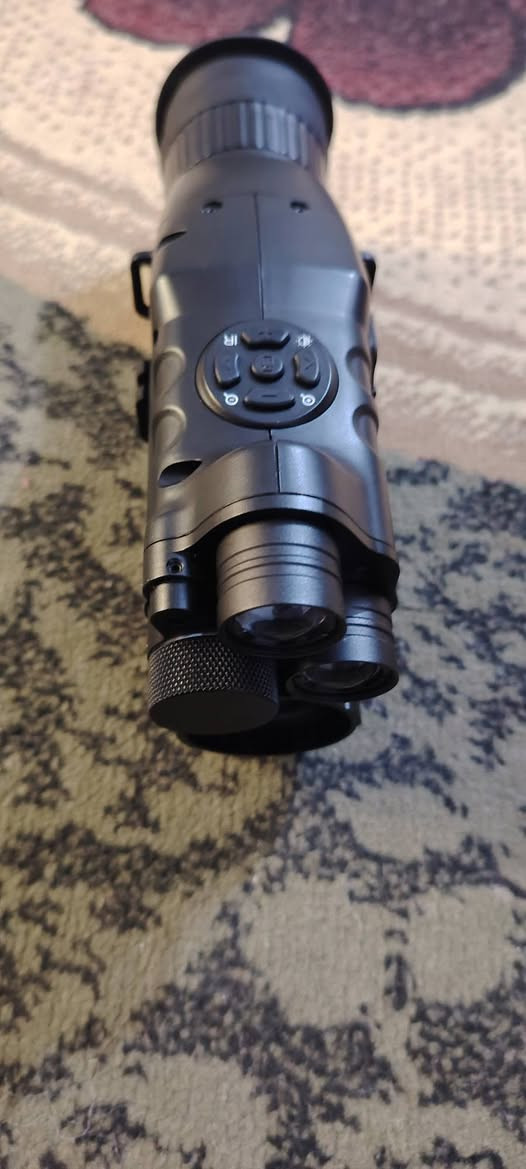 للبيع ناظور ليلي يصور فيديو وبلوتوث واي فاي شحن بطاريه ليثيوم  وليزر وهوي تفاصيل بي بعد ***********
