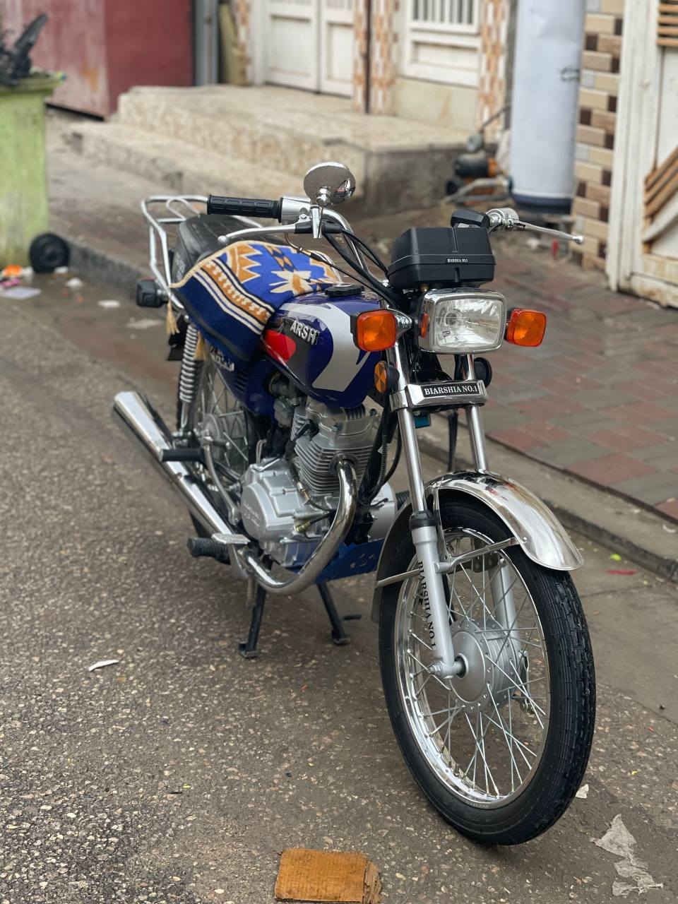 سلام عليكم دراجه ارشا للبيع مديل 2026 أوراق سكنر كفاله عامه مابيها أي نقص دراجه كامله مكمله مكينه برغي ما مفتوح بيها كهربائيات كلها شغاله ناعمه وحلوه 
سعرها 650وبيها مجال مكاني كربلاء قرب مستشفى الحسيني ***********
***********
