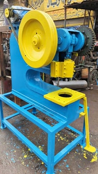 بريس سنتريك 40 طن نزال عمق 65سم كامل ماطور جديد للاستفسار 07722603049