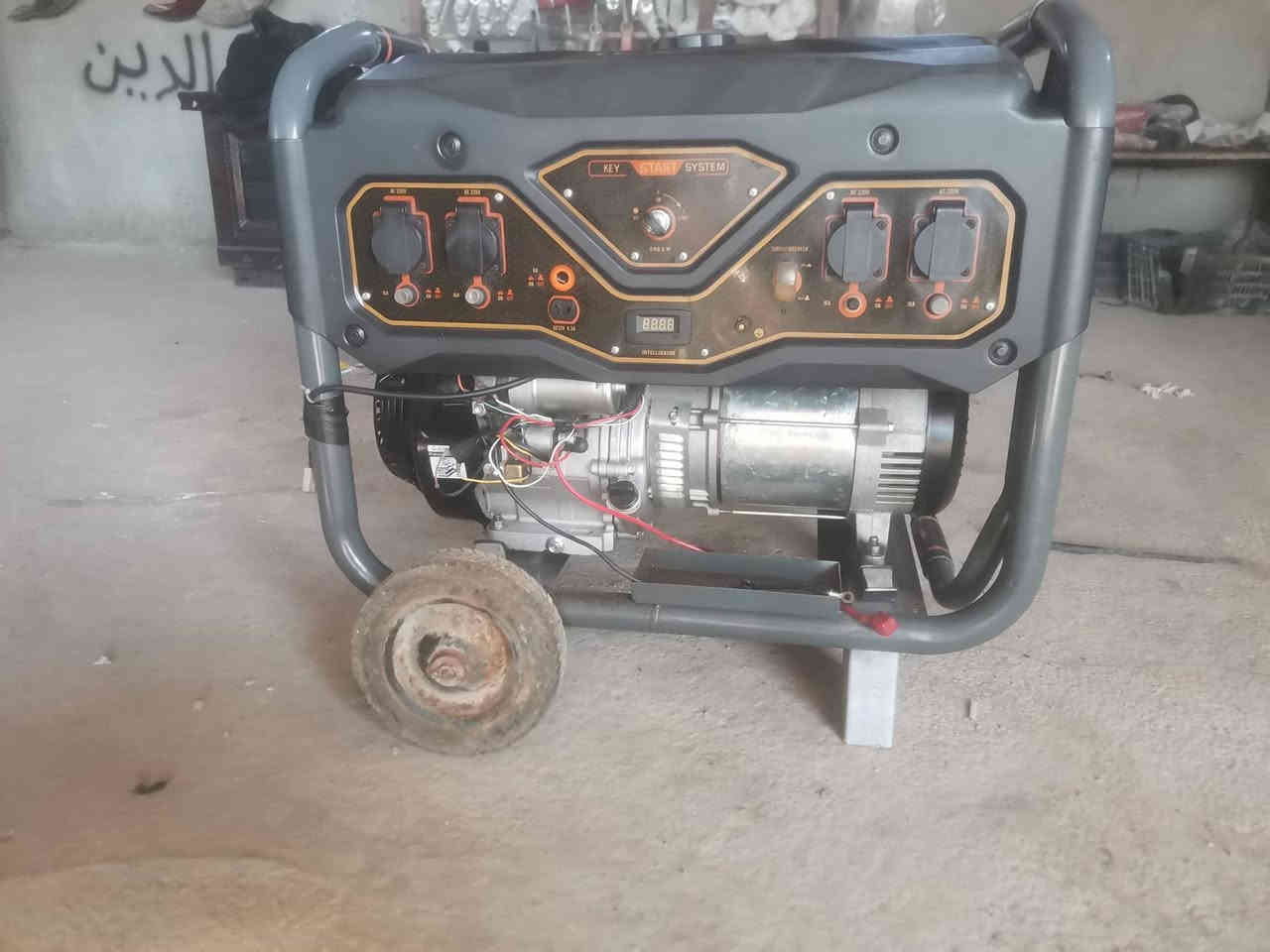 السلام عليكم مولد 25 انبير شغال شرط الفحص وتحميل مولد مستعمل ايام قليله وشغاله سلف وحبل الشراي يتصل رقم الهاتف *********** العنوان ديالى قرية الأسود الشارع العام معرض احمد الكرخي
