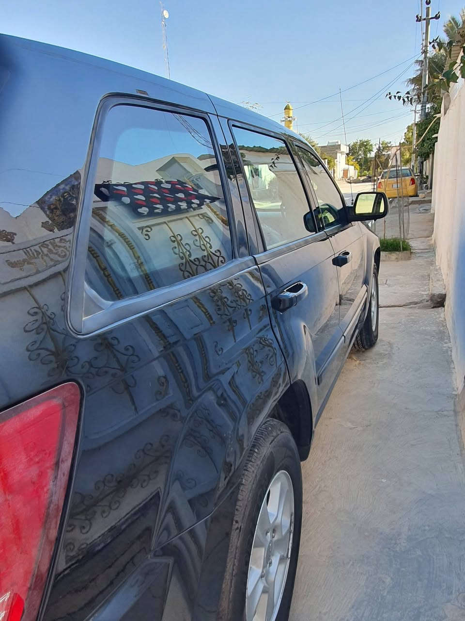 سلام عليكم شباب .جيب لاريدو للبيع او مراوس فئه أعلى ***********
