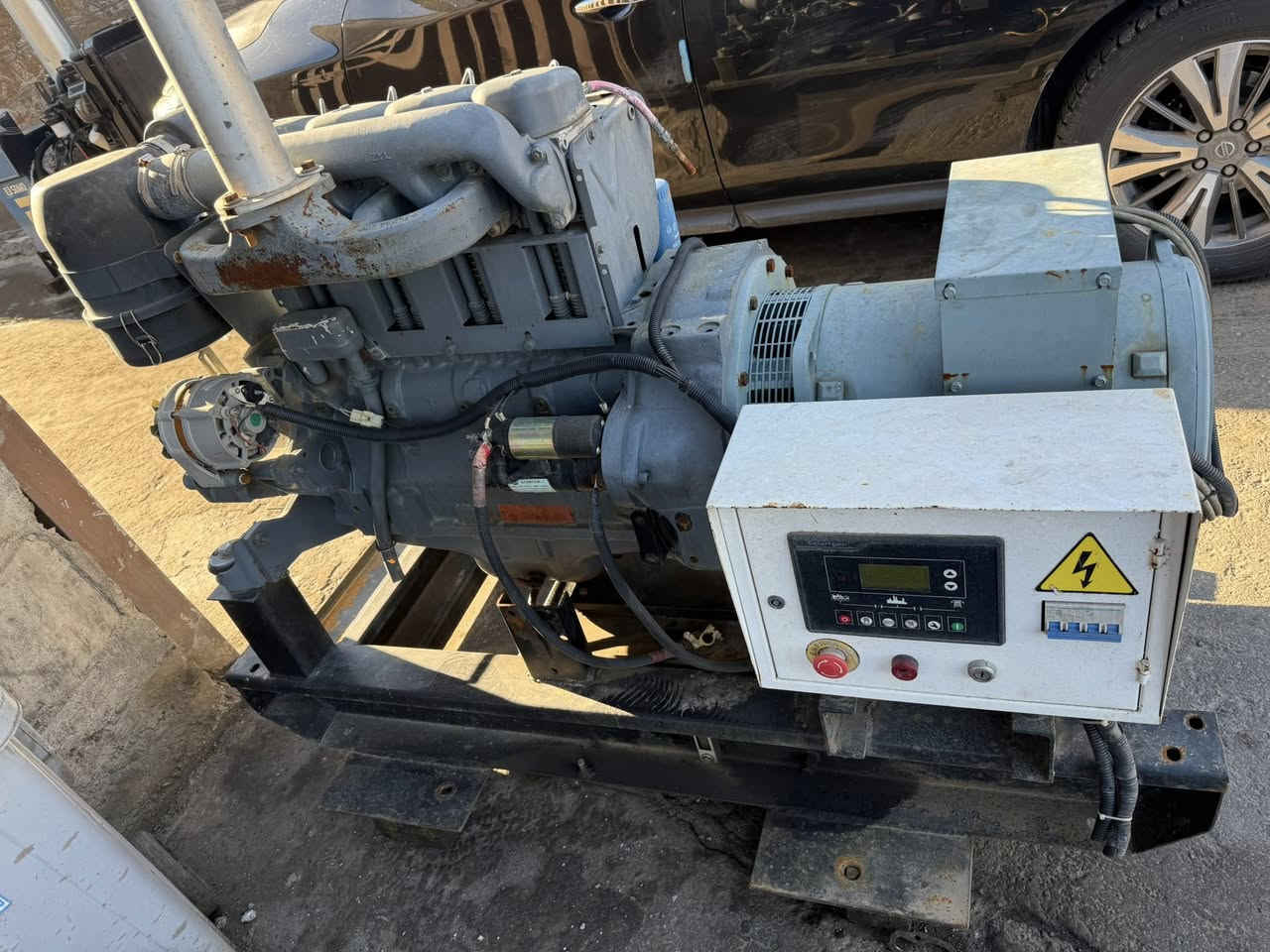 السلام عليكم 
دويز 4 سلندر الماني 
45 Kva. 

ساعات العمل اقل 100 ساعه 
نظام اوتو حمايه فول اوتماتيك
وضع بلاد شركة  
أربيل صناعه جنوبيه 
نظام اوتو حمايه فول اوتماتيك
وضع بلاد شركة  
🚚يوجد توصيل الى جميع المحافظات وبضمان🚚
🚚كياندن هةية بو هةموو شاركان بةكرينتى🚚
 للاستفسار:
 ابو علي 
***********
***********
***********
