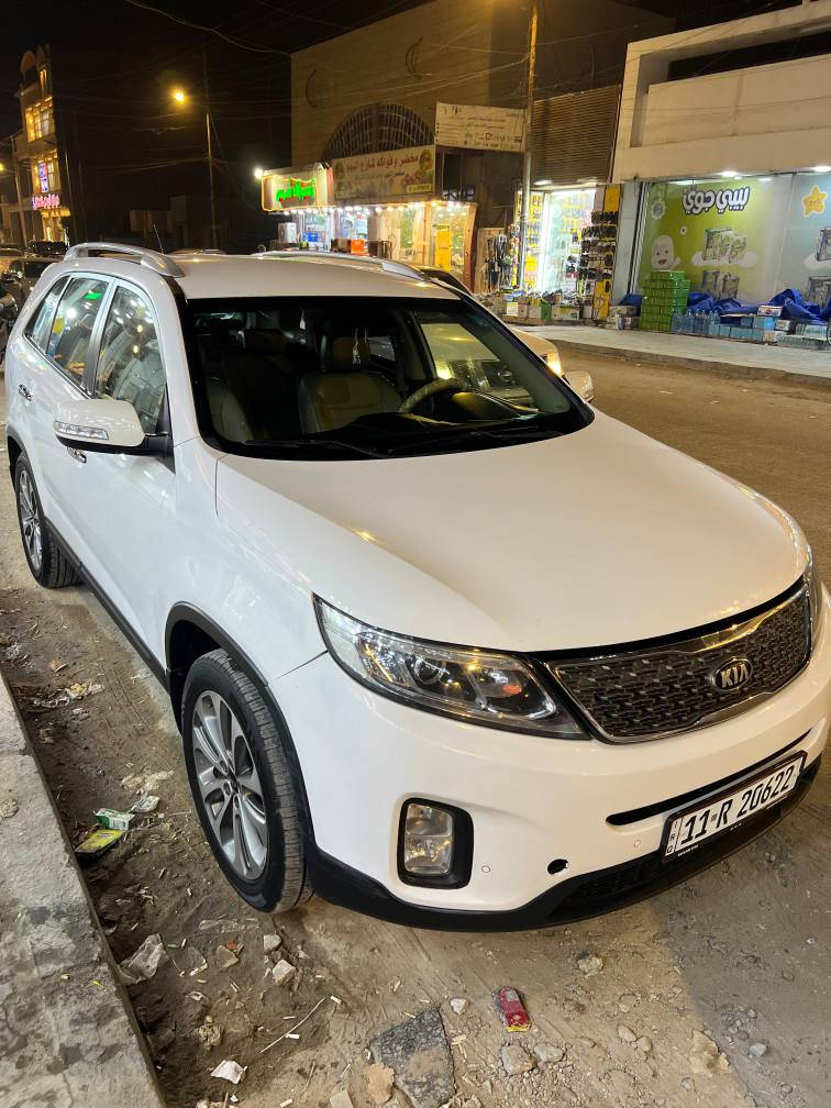 السلام عليكم ورحمة الله وبركاته اخوان سيارة للبيع كيا سورنتو موديل ١٤رقم بغداد دولي محرك ٦سلندر دوش سبعة راكب تبريد ثلاثة قطع فول مواصفات عدا الفتحة تخم تاير حجم ١٩بصمة تشغيل بصمة أبواب مري شفط كراسي كهرباء جلد بلاد حساس خلفي وامامي تحكم ستيرن لايت لد السيارة مكفولة من الضربة والصبغ بيهة صبغ ربع الجاملغ الامامي الايسر فقط بدون ضربة أو معجون السيارة جاهزة ومرتبة ونظيفة مكان السيارة بالبصرة السعر ١٨٠ورقة وبي مجال للاستفسار الاتصال على الرقم *********** البصرة, العراق
