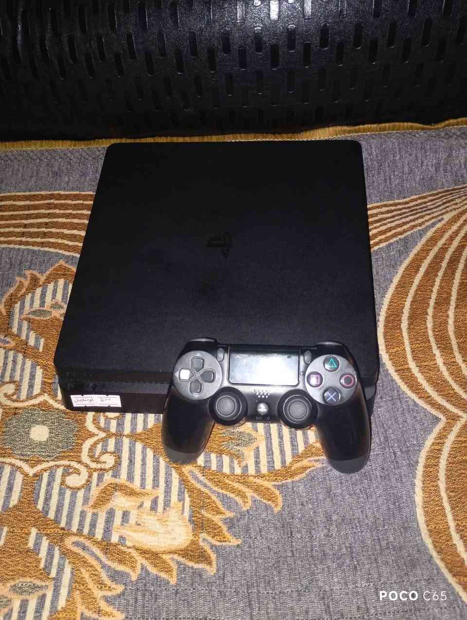 سلام عليكم
يلاستيشن 4 
اونلاين للبيع نضام 13.04
هارد 500
يتكون مع كامل ملحقاته يده اصليه كامل يصلح تجهيز كامل نضافه فول وشرط عنوان موصل دواسه يوجد توصيل لجميع أنحاء العراق الاستفسار تواصل *********** واتساب او فايبر فقط ماسنجر ما اجاوب
