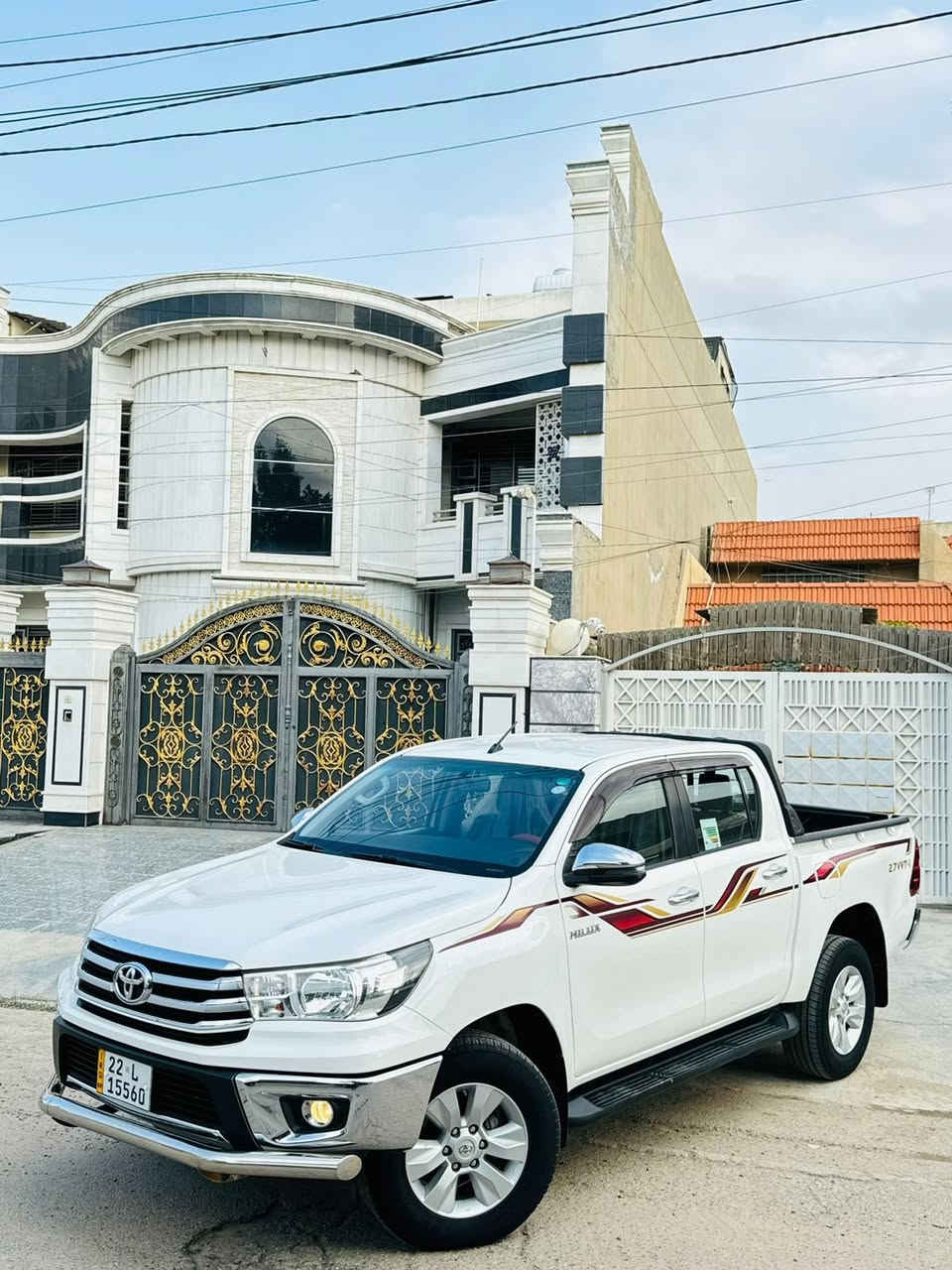 السلام عليكم للبيع بيكم هايلكس 2019
رقم اربيل بسمي هزه فحص جديد 
خليجي كويتي مكفول كفاله عامه 

معروضه 258 وبيها مجال 

رقم الهاتف ***********

مواصفات فول 1/1 
شاشه جبيره + كاربلاي 
كشنات حار بارد 
حساسات أمامي 
حساسات خلفي 
كامره خلفيه 
تحكمات ستيرن 
مثبت سرعه 
اشاير مري 
مانع تزحلق 
فور ويل 4+4
مودات سياقه ايكو 
تخم تاير جديد 
تبريد ثلج 
ماشيه 40 km على فحص على ايدي سياره
