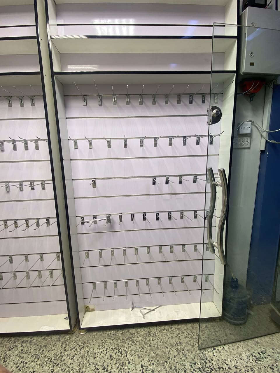 السلام عليكم
فاترينات للبيع نضيفات كلش
***********
