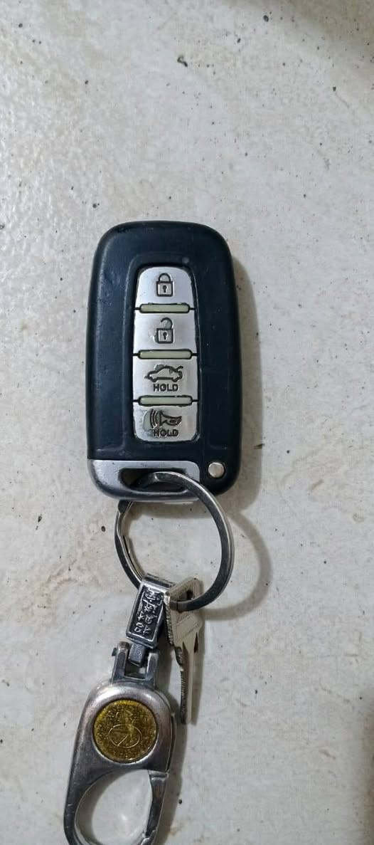 السلام عليكم سوناتا 2012 وارد امريكي محرك 2400 فول مواصفات بصمه ماعدى الفتحه محرك رياضي دبل صالنصه كشن كهربائي لايت زنون اصلي شفتات استيرن تحكم استيرن نظام تثبيت قيادة السياره ماشيه 165 السعر المطلوب 115 وبيها مجال *********** ألمكان بغداد الدولي غرب جسر الثاني

