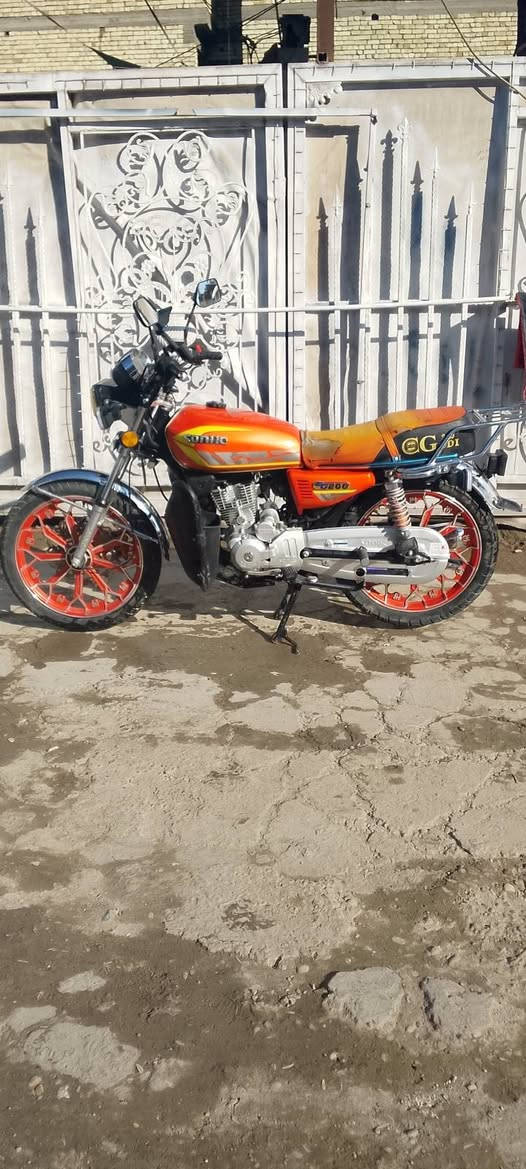 سلام عليكم دراجة سونك ايراني 5 كير محرك 200cc ممفتوح بيها برغي محرك مكفول مابيها اوراق مديل 2024 السعر 800 العنوان بغداد 
***********
