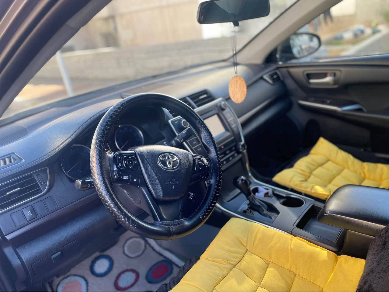 تؤيوّتا كامرى : موديل 2016 بوّ فروّشتن.  دوو پارچەی بۆیاخە  مواسهفات LE تمنها 49 هەزار ڕۆشتوە مایل بەشەرتی فەحس گێڕو مەکینە تەبرید ڕێگەواو بان سەنەوی بەشرت تاێەی و ڕۆنو هادرۆلک تازە گۆڕاوە یەک دینار مەسرەفی تیانیە بۆ زانیاری زیاتر نامە بنیرە بۆ *********** السليمانية, العراق
