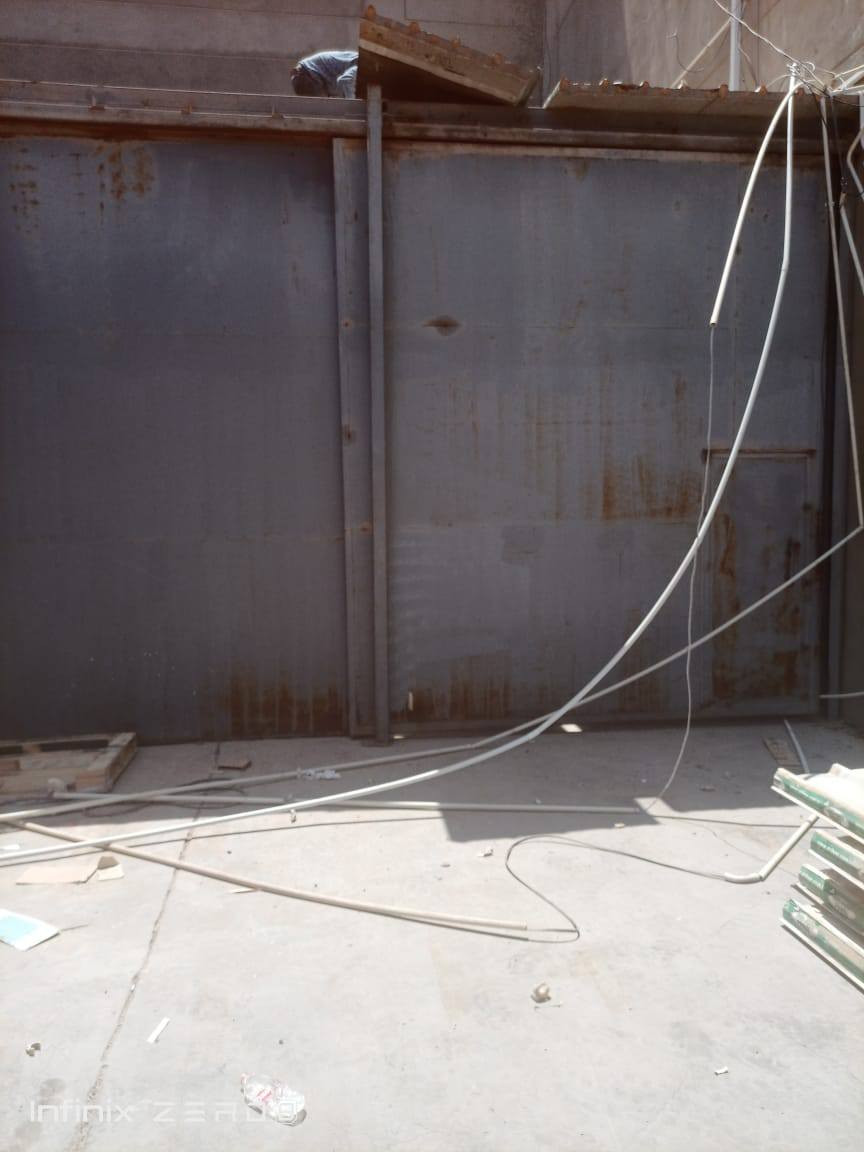 سلام عليكم
عندي بيبان اسلايت جملون ثقيل للبيع 
***********
