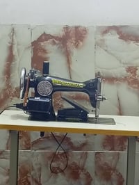مكينة خياطة • للبيع • الشعب التجار
