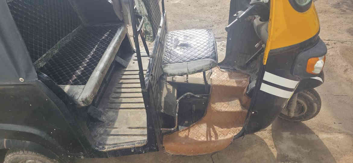 تكتك بياجو 2019 رقم وسنويه للبيع ***********
سعرها ٣ مليون 
عنواني دبيسات 
قرب اعداديه التحرير
