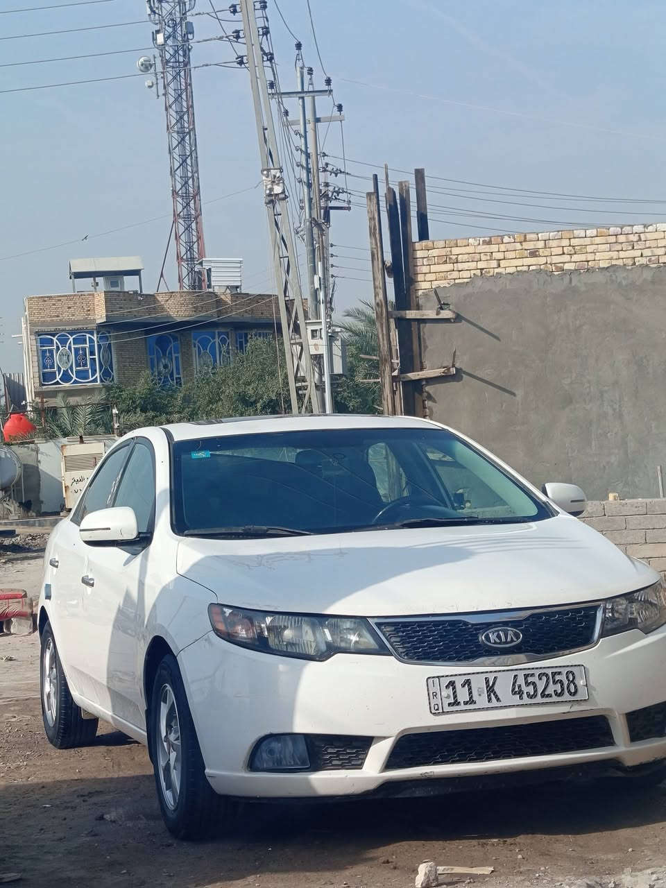 السلام عليكم كياا سيراتو موديل2011سيارة خليجي مكينه 1600دوش بيها الهلال الخلفي فقط صبغ على كد شبرر مكاني الناصريه قضاء الجبايش السعر115وبيها مجال للشراي يتصل وبالخدمة ‏‪0771 807 0870‬‏
