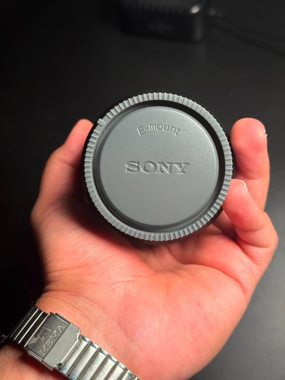 للبيع عدسة Sony FE 28-70mm OSS بحالة ممتازة، نظيفة جداً، نظافة 100% 
فوكس سريع مع مثبت بصري، مناسبة لكاميرات سوني فل فريم، 

للاستفسار عن السعر 

***********
