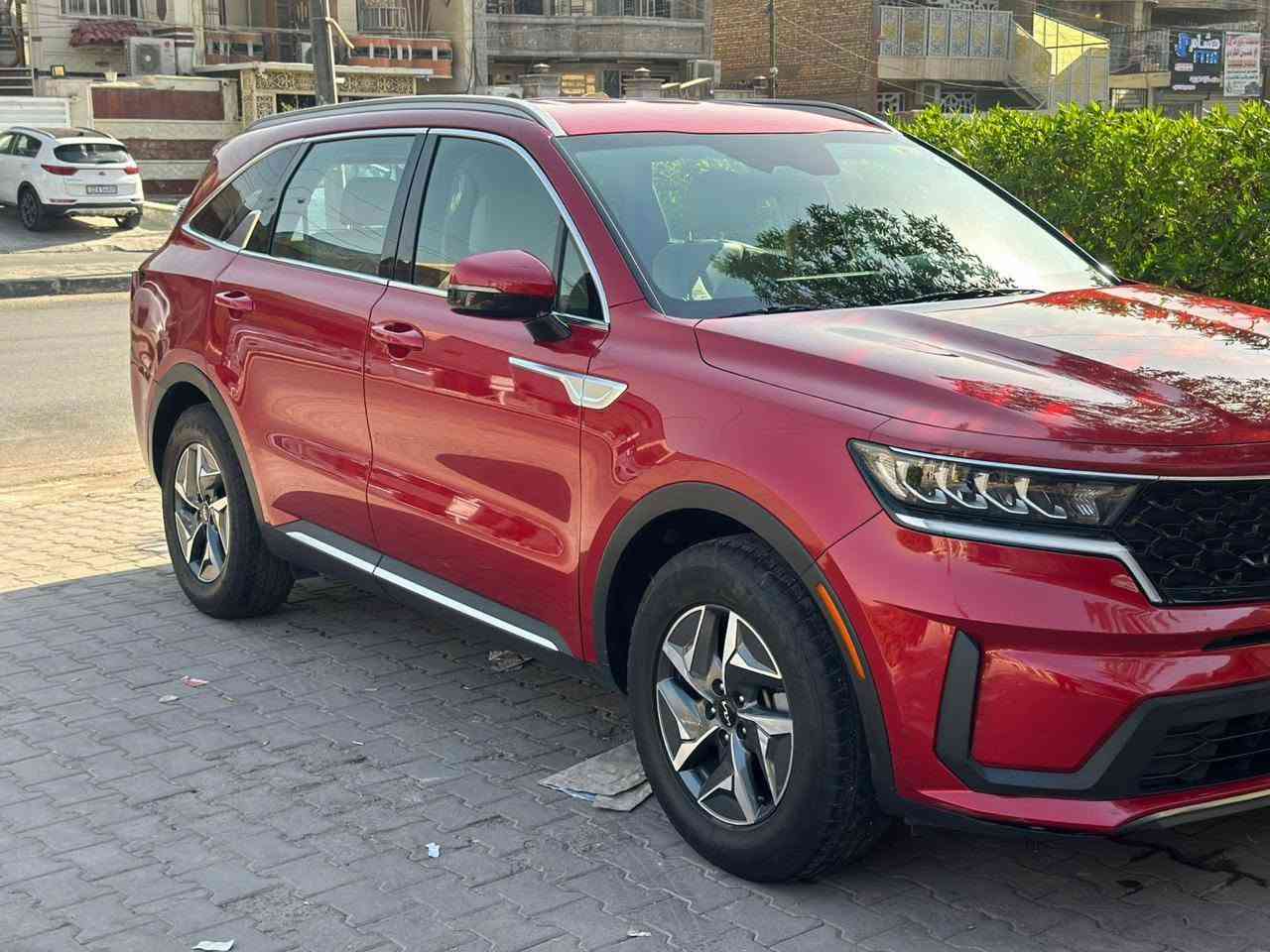 سورنتو هايبرد 2022
مكينة 4سلندر
وارد امريكي حادث خلفي موضح بل صورة 
قطعتين صبغ الجاملغات الخلفية 
فول عدة البانوراما 
بصمة 
شاشة كبيرة
كشنات كهرباء
كشنات سياحي 
داخل كريمي 
قول تحكم ستيرن 
رادارات 
حساسات خلفي امامي
توقف ذاتي 
السعر 220 وبيها مجال 
رقم الهاتف ***********
مكان السيارة بغداد
