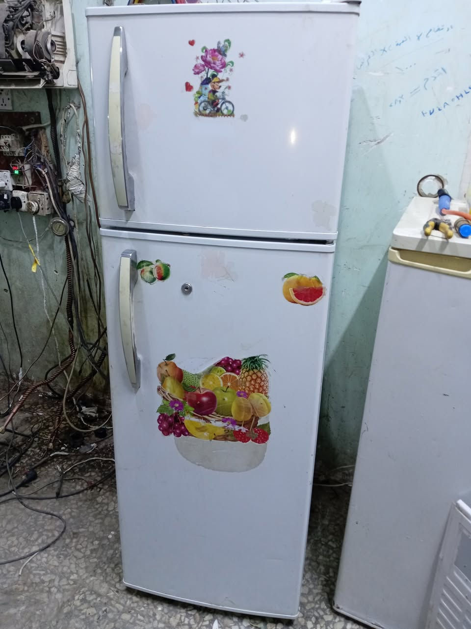 ثلاجه ١٢ قدم كونكورد العنوان حي الكوفه قرب حي السعر 125

 ***********
