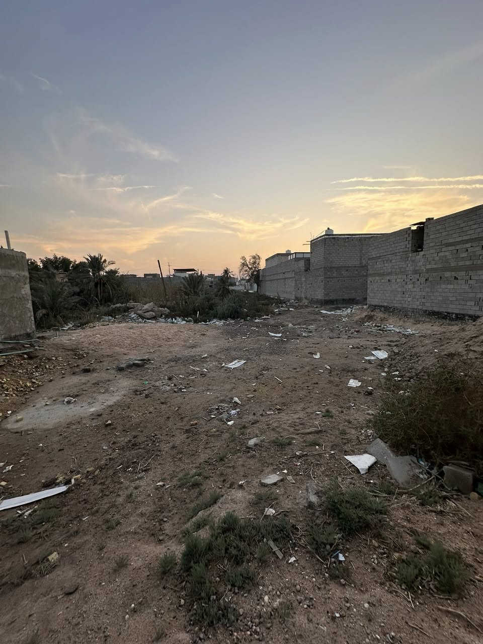 من رخصة الادمن 

ارض مساحة 1950م مع بيت مساحته 300 البيت كامل من الداخل فقط الواجهة العنوان ابو الخصيب —> البهادرية طابو زراعي ملك صرف للأستفسار ‭0770 708 3599‬

ملاحظة : اعادة النشر بسبب الوعود الكاذبة
