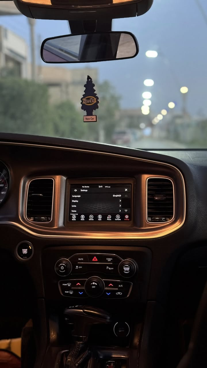 السلام عليكم 
جارجر 2020 اصل رقم اربيل  (باسمي )جاهزه من الهزه جديده وسنويه ٥ سنوات نفاذها  ✅

لون كرزي 🍒 گفاله عامه حادث  طرف دعاميه امامية فقط 
كار بلي 
فتحه 
كشنات كهرباًئية
كشافات زنون
زنون عالي ناصي 
السياره جديده واستخدام شخصي وماشية 77 ميل فقط 

🔺الصور تقرير امريكا  _ السونار  _  بالمنشور 

🔺العنوان : سوق الشيوخ _ حي العرب _ 

🔺 رقمي : ***********

🔺السعر : 237 مجال بسيط
