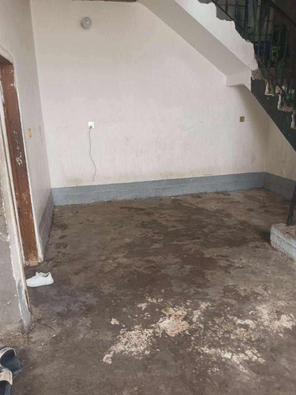 دار للبيع بسيد اسماعيل
حي الصادق شارع الرابط الثاني 
بصف مجمع ابن حلوه مقابل شارع
الضغط المؤدي الى ملعب اليرموك 
بيت 70متر مربع ركن ابداية الحي 
ثالث شارع وركنين.. ومقابل البيت 
فضاء مفتوح يعني ماكو بناء مقابيلك.. 
البيت طابقين الاول استقبال 6متر
ومطبخ وطارمه وصاله مفتوحه على طول البيت وحمامات خارجيه 
وداخليه.. 
والطابق الثاني غرفتين وحمامات 
الطابق الثاني بحاجه الى لبخ.. 
الموقع تحفه.. 
الارض سند25
المكاتبه والتحويل مباشره مع صاحب الارض.. 
السعر53مليون وبيه مجال بسيط
يرهم مراوس مع الفرق 
 ويرهم مراوس بقطعه وتنطون فرق 
ويباع نقدا... 
اي استفسار راح تحصلوني واتساب
***********
