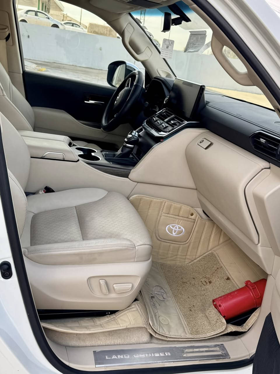 #تويوتا_لاندكروز 
#الموديل / 2022
#المسافة / 25,000 km
#وكاله_جيهان_ضمان_اصلي
#المواصفات / فول 1/1
_ بصمة 
_تشغيل عن بعد 
_ فتحه سقف سلايت
_ كشنات جلد + كهرب 
_ كشنات تبريد وتدفئه 
_ كشنات خزن ميموري 
_ صندوق كهربائي 
_ حساسات امامي + خلفي
_ شاشه كبيره 
_ هندبريك كهربائي

#مكان_السياره / موصل 
للاتصال / ***********
