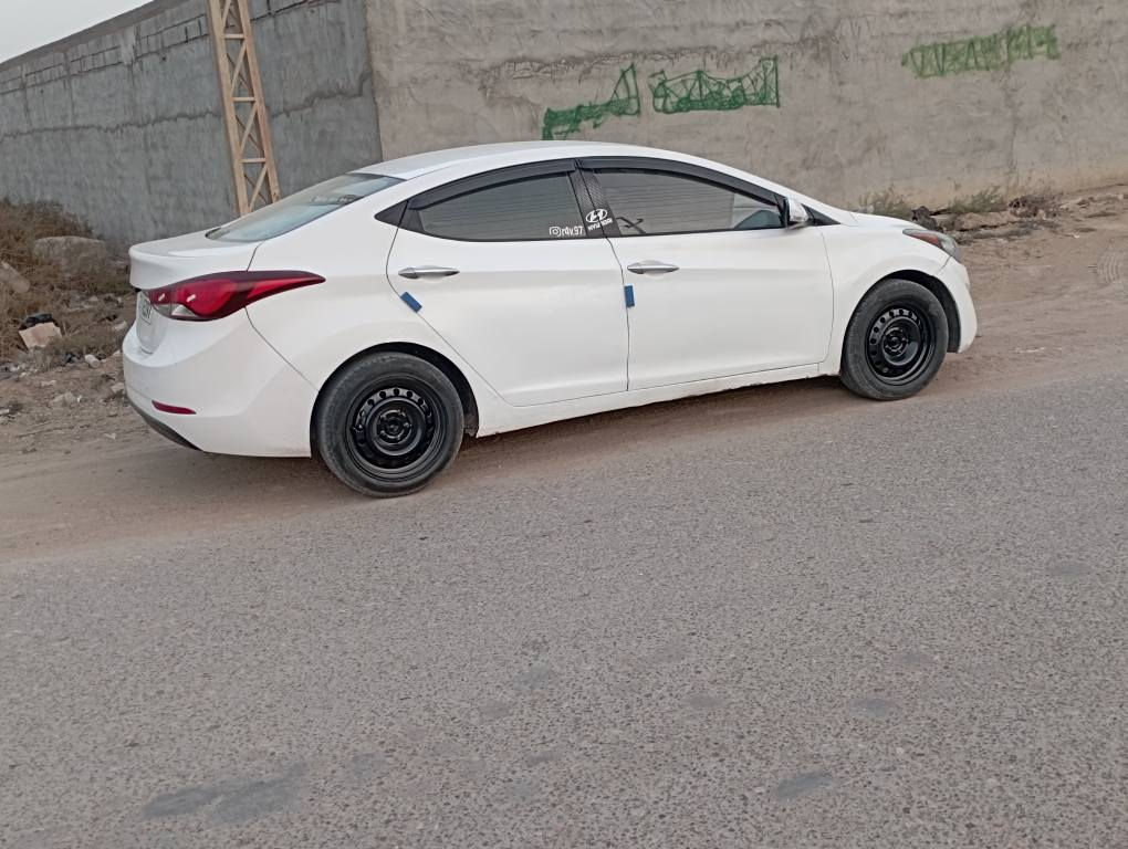 سلام عليكم النتره وارد خليجي محرك وكير كفاله تخم تاير حداده جديده تبريد شقال سعر 87بيهه مجال قليل مديل 2014رقم  *********** البصرة, العراق
