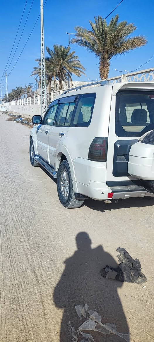 باجيرو 2014 سعر 128 السياره بيها ٣ مكانات صبغ بدون دواخل مكان السياره نجف مراوس بسياره اقل او بيع 128 وبيها مجال *********** النجف, العراق
