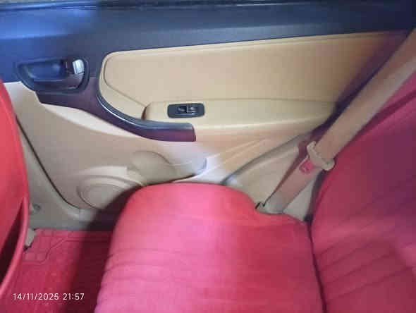 تيكو 2012 شكل 2013
محرك 1800 كير كهربائي سيارة مكفولة ما عدة صبغ بالجاملغ الايمن فقط السيارة نضيفة جداً شلعة معدل سيارة كشر نضيف ونصبتها حلوة تبريد ثلج رقمها بغداد دولي وبيها هزة 
سعرها 61 بي مجال بسيط
*********** واتساب 
مكاني بغداد حي العامل
