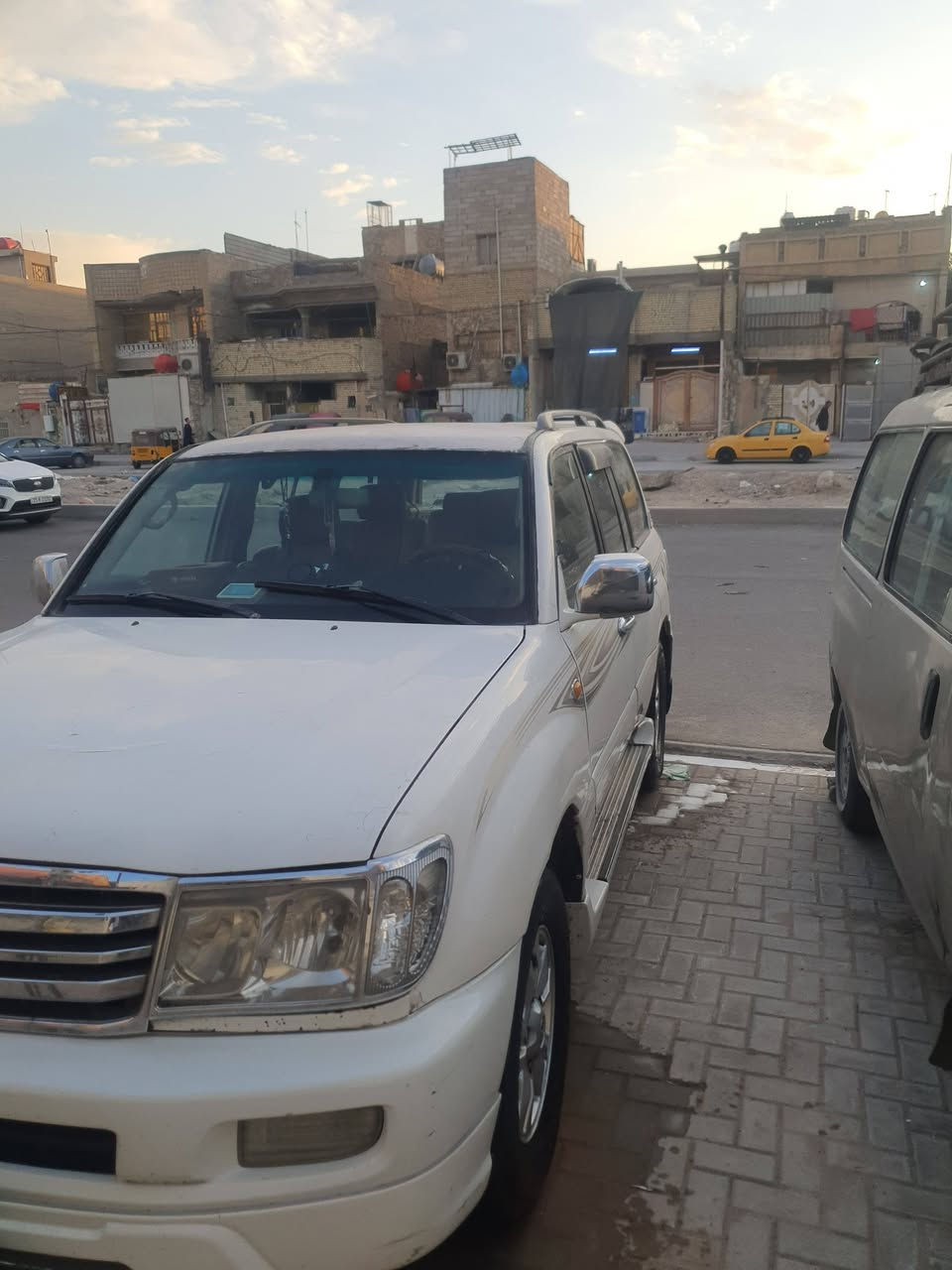 سلام عليكم لاندكروز 2004 محدثه 2007 رقم بغداد تخم تاير حداديه جديده للعلم مصبوغه حزام السياره تبريد 3 قطع بدون حادث   كلها شغاله الكهربائيات  تفاصيل اكثر السعر 140 وبيها مجال للطيبين 
***********
