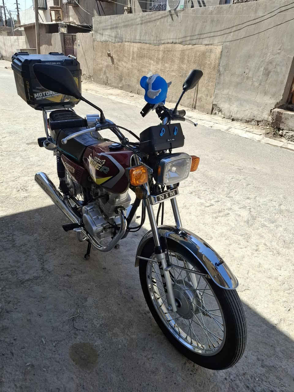 سلام عليكم ….دراجه للبيع  العنوان بغداد  زعفرانيه ..نامه موديل 24 اوراقه كامله  السعر 700
الاتصال ***********
