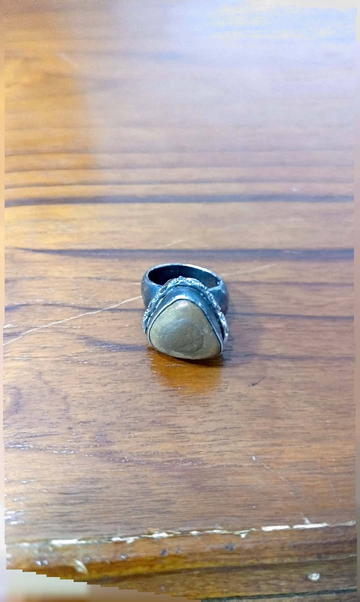 السلام عليكم سلطاني قديم للبيع السعر ١٠٠ الف وبيه مجال قليل


**إذا كنت صاحب هذا الإعلان وتريد حذفه لأي سبب، رجاءا أرسل رسالة إلى الدعم الفني**