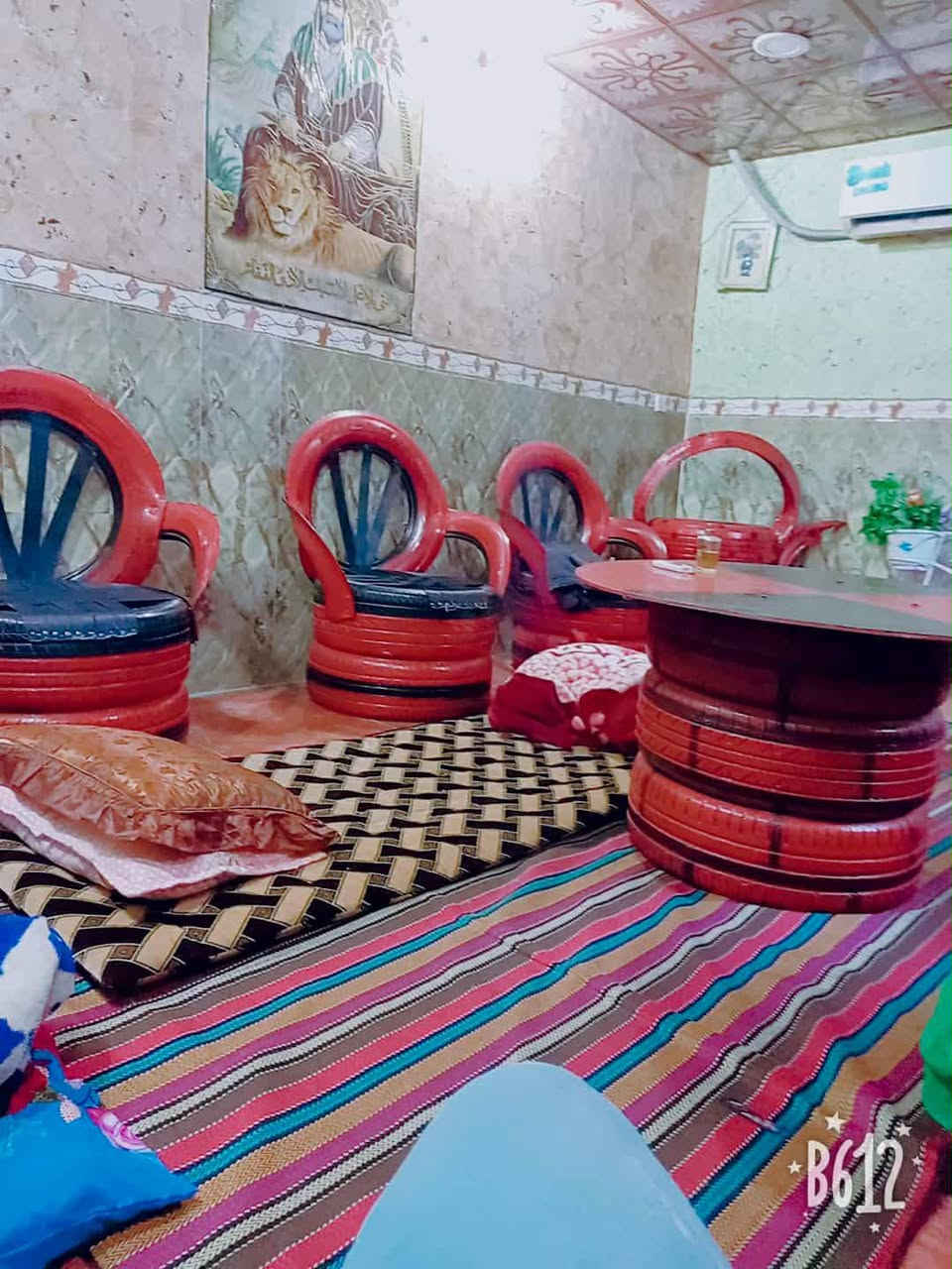 سلام عليكم رمضان كريم كراسي البيع العدد ٦ مع طبله حجم كبير السعر ٢٥٠ الف رقم *********** مكان ناصريه سوك الشيوخ
