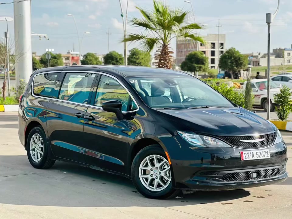 2024 CHRYSLER VOYAGER, LX
فيوجر وارد موديل 2024 
السياره بدون صبغ -  السيارة مكفولة 
سعر 242 
السياره مرقمه اربيل - رقم أجره 

حجم محرك 3600 - V6 
بصمه 
بصمة تشغيل 
أبواب كهربائية 
صندوق كهرباء 
شاشة وكامرة دوارة
ثلاث قطع تبريد تحكم مركزي
7 راكب 
تشغيل عن بعد
رادار تحديد مسار توقف ذاتي
سيارة جديدة ماشية 34 الف 
تخم تاير جديد 

رقم اربيل الجديد فحص وهزه جديد 

مكان السيارة اربيل- معرض اربيل كارس
***********☎️***********
