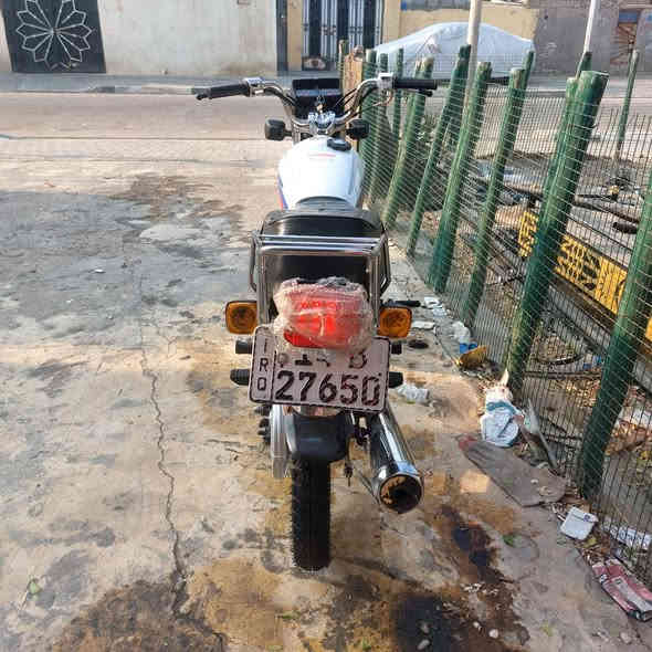 السلام عليكم اخوان بس الشراي يراسلني او يخابر نامه شلامجه للبيع رقم وسنويه كفاله عامه من كلشي شرط التحويل مديل 23 السعر مليونين وبيها مجال ولشراي وبخدمتكم ***********
