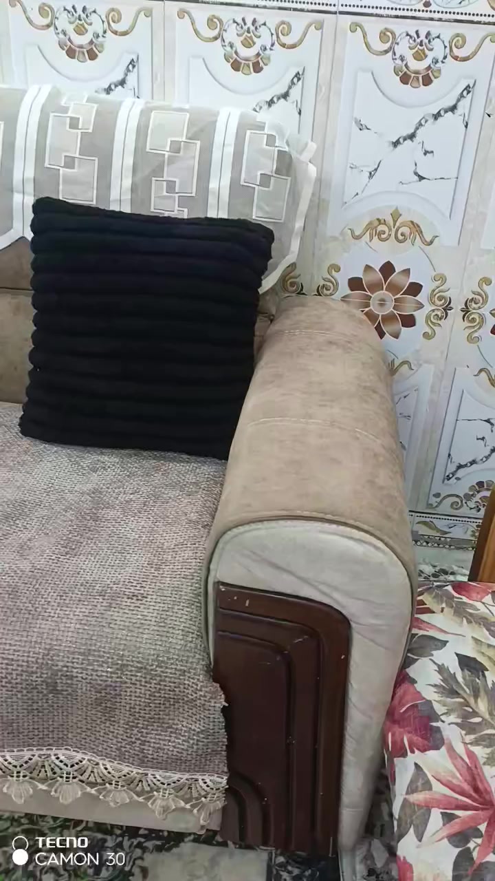 سلام عليكم تخم ٨مقاعد نضيف مكاني بغداد ام الكبر والغزلان سعر ٢٥٠بي مجال ***********
