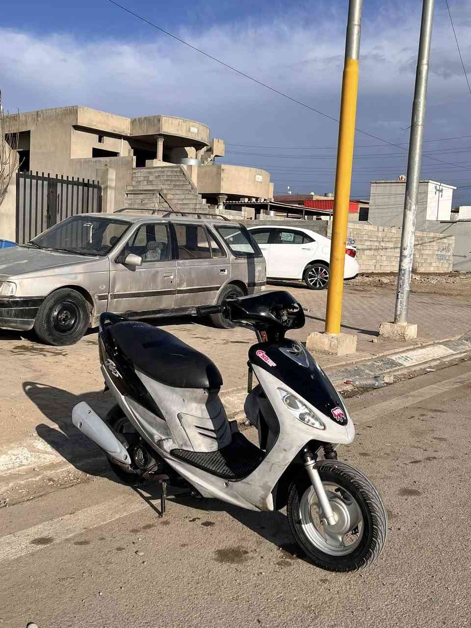 ماكس منغولي رمبه
برغي ما مفتوح منها مصلح ما واصله ابد 
الجاملغ الوره مكسور وجاملغ الكدام موجود الباقيه كلهن موجودات 
النضافه بعينك  
السعر 800 وبيها مجال 
كركوك امام فيلق 
واتساب ***********
