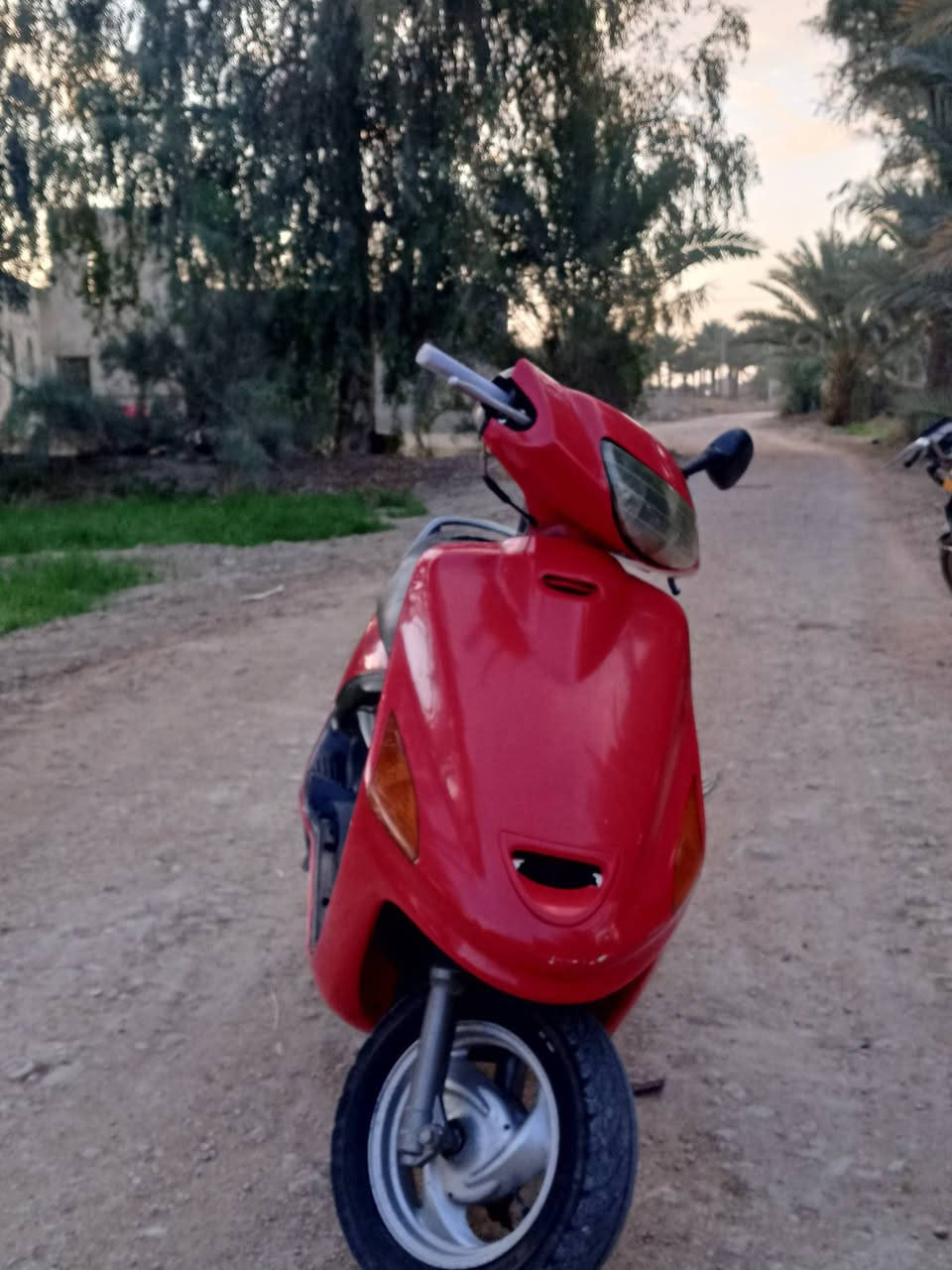 سلام عليكم دراجه فراشه للبيع دراجه خير من الله مكينه نضيفه كفرها جديد ***********
