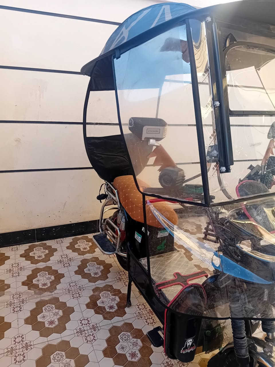 السلام عليكم
دراجه جبلي للبيع كولش نضيفه وبطارياته على الفحص موديل 2025 السعر 700وبي مجال مع المضله 
رقمي واتساب ***********
