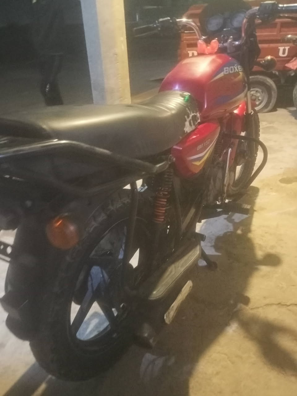 سلام عليكم دراجه بوكسر بيها نوقص وخيط تبخير لسعر 600 وبيها مجال بصيط مكاني بغداد قرب  الفرنسي هاذه رقمي ‏‪***********‬‏
