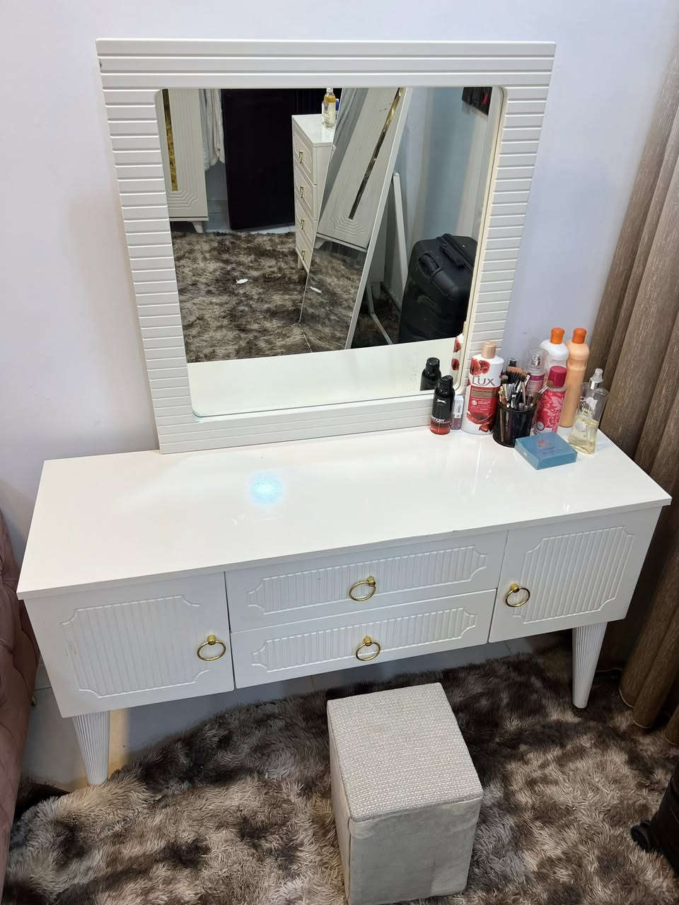 غرفة نوم للبيع صنع تركي🇹🇷((عدد6قطع))
سعر((500)) تواصل واتساب (((***********)))
