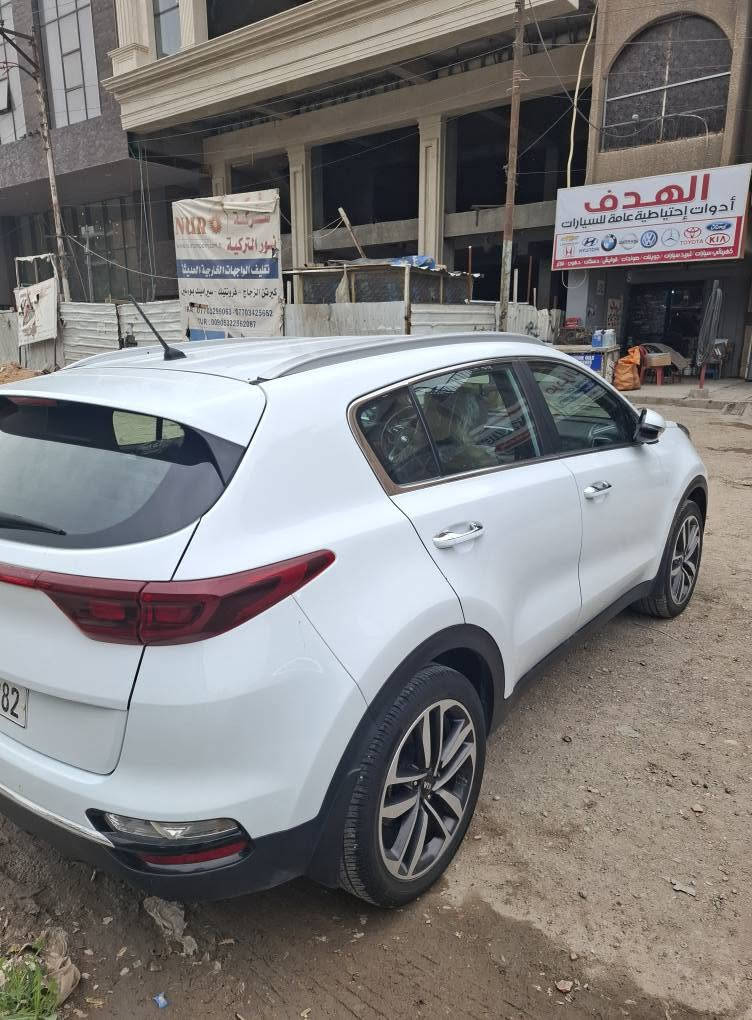 السلام عليكم سبورتج خليجي ٢٠١٩ ابيض للبيع رقم انكليزي بغداد السيارة باسمي تحويل مباشر موصفات عاديه شاشة كامرة حساس امامي خلفي تبريد قطعتين سويج ماشيه ٧٥٥٠٠كم صيانه دوريه كامله
للتواصل الاتصال على الرقم ***********....يوجد واتساب بغداد, العراق
