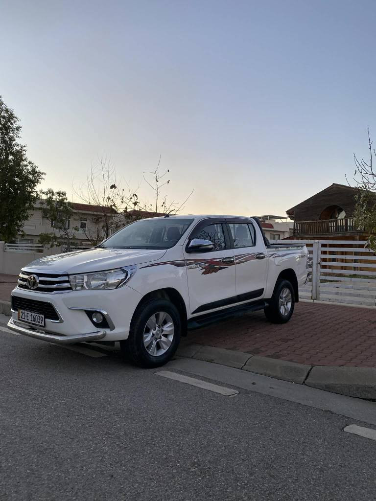 تۆیۆتا هایلۆکس ٢٠١٦
سیدنهرۆ دەبڵ ئەکسل
گێر عادی
گێرو مەکینەی بەشەرت نەکراوەتەوە
یەک پەلە ساردی هەیە
سەیارەکە زۆر پاک و جوانە بێ عەیبە ماڵی دۆستە
شاشە و کامێرایە 
هۆکی پێش و دوای پێوەیە
سەنەوی تا ٢٠٢٨ تازەیە
٢١٩ هەزار ڕۆشتوە
نرخی ٢٣٩ گەڵاو معامەلە
*********** السليمانية, العراق
