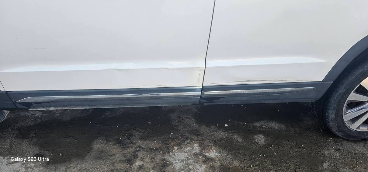 19 شانجان cs 95 اعلى فئه
تيربو جديد وصيانه بلكات ونوزلات من الشركه واخر صيانه للمحرك والكير ٤ مليون تقريبا في شركه البخيت مع الوصولات والقطع القديمه موجوده ..  تبريد ممتاز..
المواصفات معرفه للجميع كل شي شغال بدون حادث وصبغ ماعاد بعض الرصعات
للبيع المستعجل لغرض السفر 
السعر ١٣٥ ورقه مع بعض المجال للجادين 

ماشيه ١٦٠ الف 

***********
واتساب موجود 
يوجد وتساب
