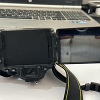 كامرة نيكون مامستخدم شي قليل للبيع النضافة فول وياه زوم عازل وزوم ثاني...