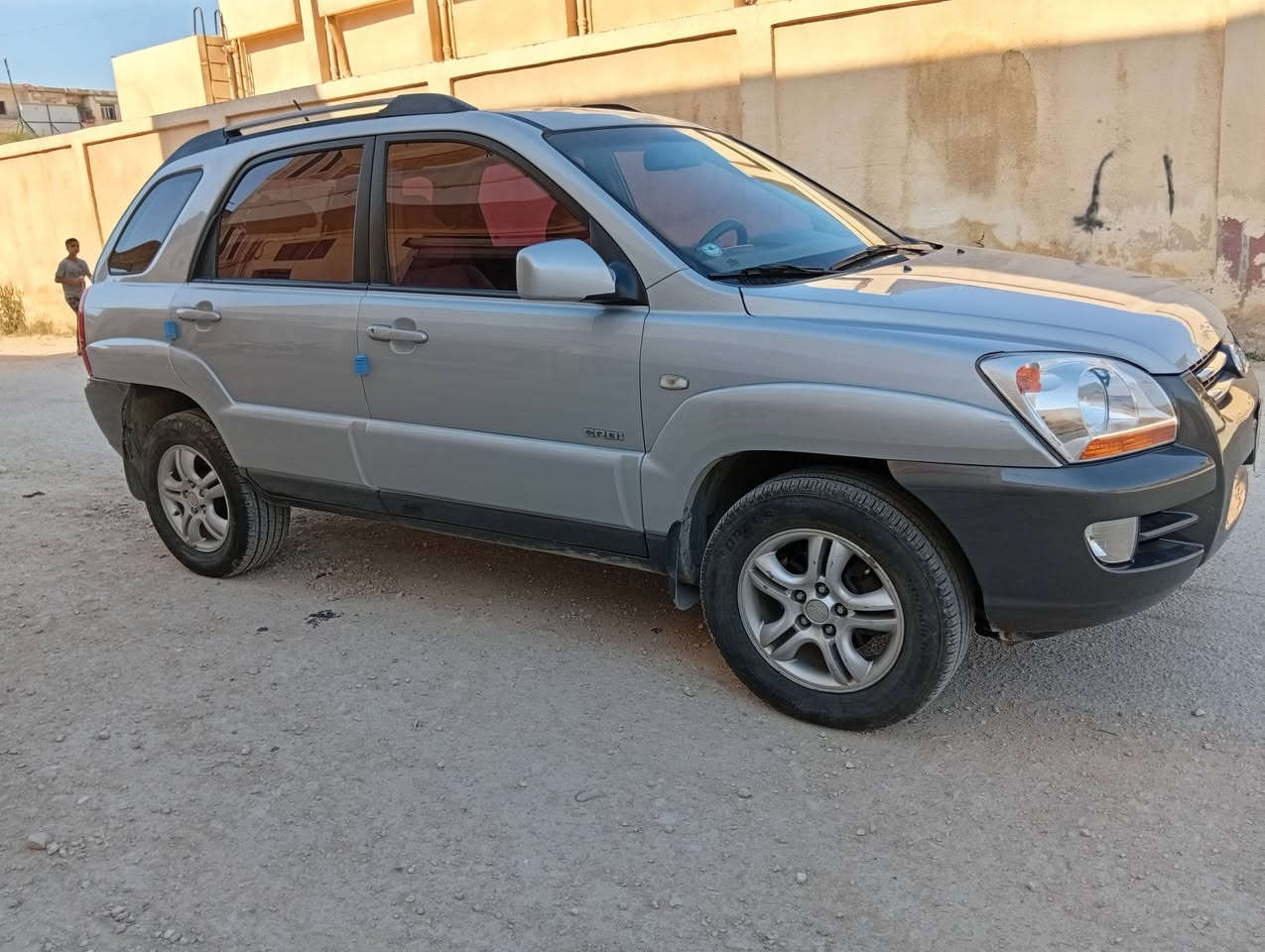 Kia SPORTAGE. 2005
▪️إدخال جديد وارد كوري 
▪️السيارة باسم الشركة 
▪️خالية العلام برا جوا ماعدا قطعة 
▪️شمعات برمات فخدات زيروووا 
▪️ محرك 1.6 اوربي عالزرك الزرك لهبة 
▪️عزم متل الرصاص 
▪️دوران لمس 
▪️دوزان يخت 
▪️دواليب الأربعة جدد طخ
▪️كهربا بالكامل شغالة 
▪️السيارة عدا فتحة 
▪️اتوماتيك 
▪️مكيف ديجيتال حامي بارد شغال 
▪️فرش مخمل بيج خالي النكش
▪️جنط كروم أساسي 
▪️مرايا كهربا + مرايا طي
▪️تحكم مقود 
▪️فيميه الوكالة
▪️فرام ABS
▪️مآخذ AUX
▪️[ملاحظة: فيها نكشة صغيرة عمستوى الصطب فقط]
................................................
▪️سعرا 9200  💵 وسكرا صغيرة 
▪️تواجد الفوعة جنب معارة مصرين 
▪️للتواصل على الواتس اب 
963997942032+


**إذا كنت صاحب هذا الإعلان وتريد حذفه لأي سبب، رجاءا أرسل رسالة إلى الدعم الفني**