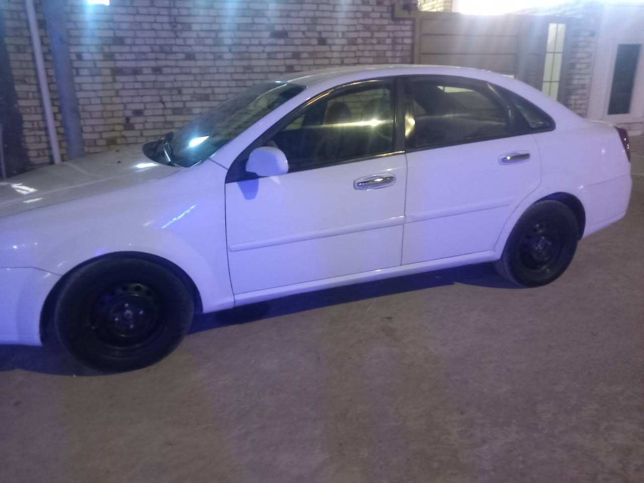 اوبترا ٢٠١١ رقم انكليزي
المكان ميسان العماره 
***********
السعر ٧٠ وبيها مجال
