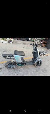 دراجه للبيع R8   يرادله غسله وشويه ترتيب بطاريات جديده وتايرات جدد  ال...