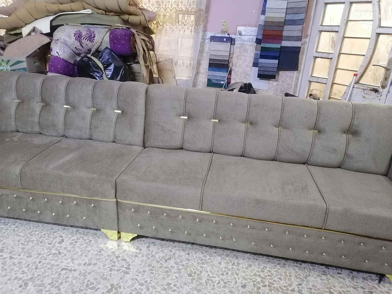 ديوان ٩ متر خشب عراقي ثقيل دوشمة جديدة غير مستعملة شرط القماش والخشب والاسفنج السعر ٤٥٠ ألف للإستفسار الاتصال على الرقم *********** و*********** موصل الحدباء
