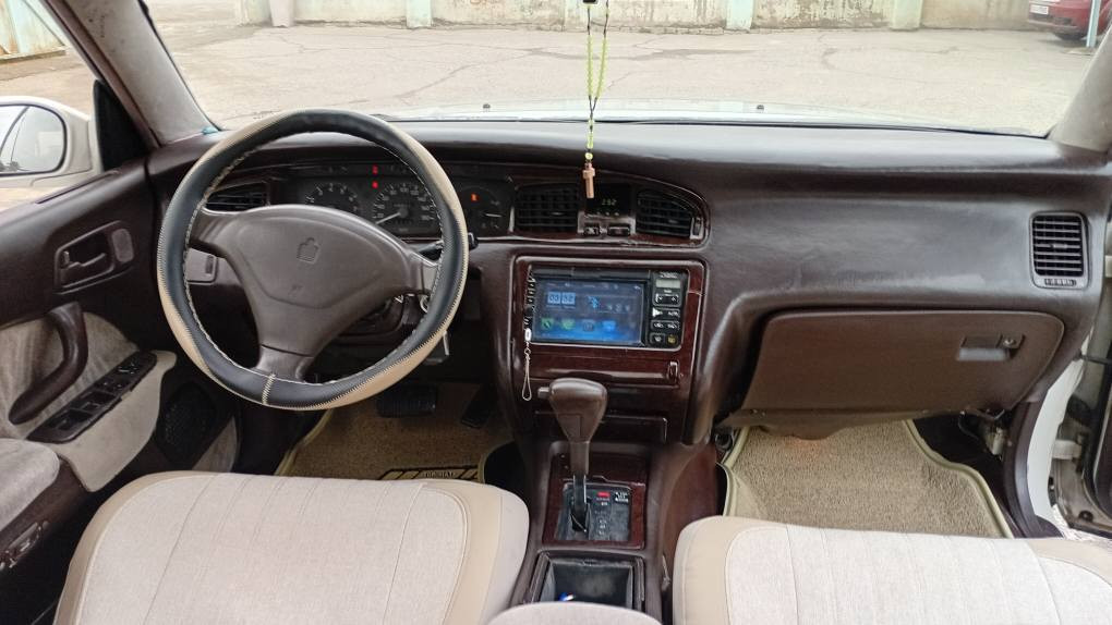 تويوتا كراون..بطه..١٩٩٢
رقم نينوى سنويه جديد _ كابون بنزين ⛽️ 
السياره شرط بدون كص _ جماليه فقط 
السياره محرك ٦ سلندر لانفخ لاصرف لا بخار 
السياره فول مواصفات بدون سلايت 
السعر : ٧٥ $ بيها مجال 
العنوان: الموصل _ الحمدانية 
الاتصال: *********** _ *********** الحمدانية, نينوى
