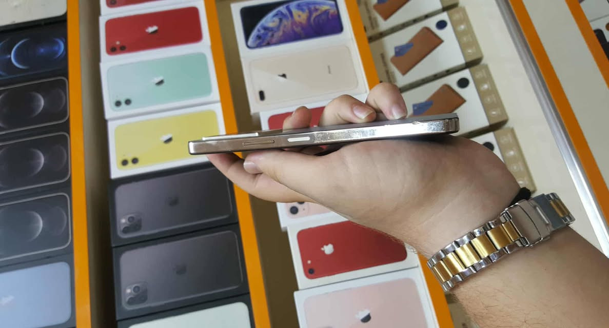 سلام عليكم جهاز انفنكس نوت 30 ابرو كله فول مواصفات بلادي ما مبدل اي قطعه
ذاكره 256 يشغل 90 فريم زلال جير سكوب زلال 
كامره 108 ميكا بسكل مثل كامرت ليفون يعني فول 
الماميه 32 ميكا 
بطاريه 5000 
جهاز فول مال العاب مال تصفح مال صور كلشي يرهم 
مكان رمادي تائميم شارع نخيل رقم 
*********** 
يرهم بيع او مراوس ملاحظه جهاز بدون ملحقات يجي ويا بس شاحنه
